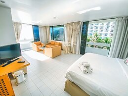 Nern Chalet Beachfront Hotel