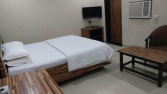 Pals Hotel