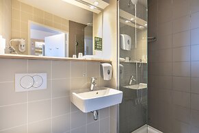 B&B HOTEL Lyon Aéroport St Quentin Fallavier