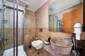 Mytra Hotel