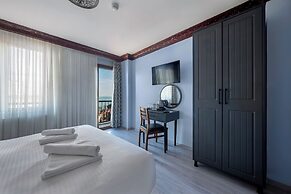 Mytra Hotel