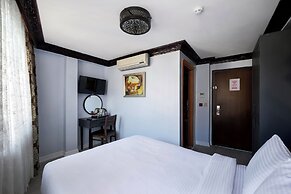 Mytra Hotel