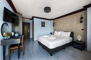 Mytra Hotel