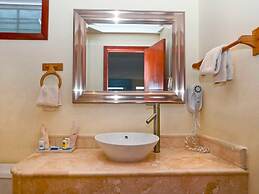 Lindbergh Bay Hotel and Villas
