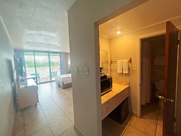Lindbergh Bay Hotel and Villas