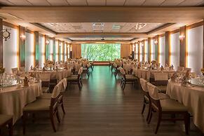 Cedarwood Villa