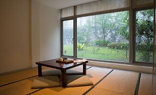 Cedarwood Villa