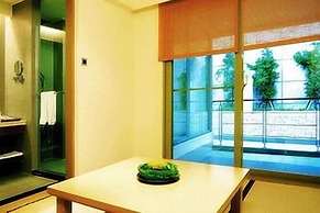 Cedarwood Villa