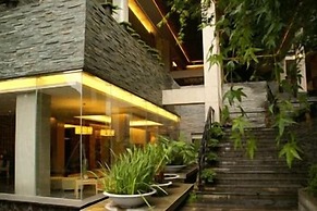Cedarwood Villa