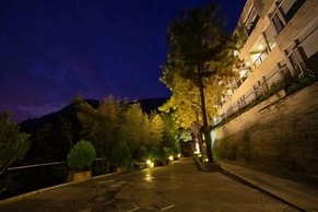 Cedarwood Villa