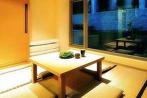 Cedarwood Villa