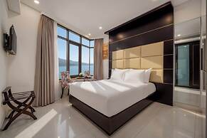Holiday Beach Hotel Danang
