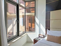 Holiday Beach Hotel Danang