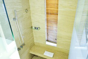 Holiday Beach Hotel Danang