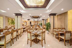 Holiday Beach Hotel Danang