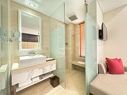 Holiday Beach Hotel Danang