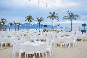 Holiday Beach Hotel Danang