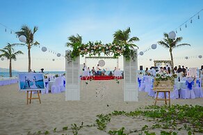 Holiday Beach Hotel Danang
