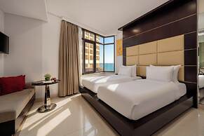 Holiday Beach Hotel Danang