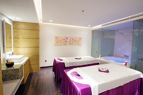 Holiday Beach Hotel Danang