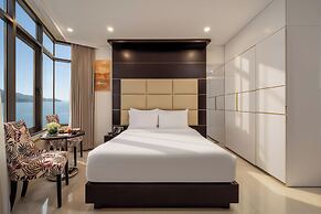 Holiday Beach Hotel Danang
