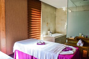 Holiday Beach Hotel Danang