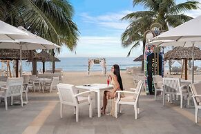Holiday Beach Hotel Danang