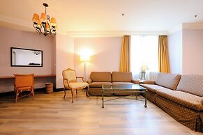Wei-Yat Grand Hotel