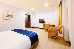 Wei-Yat Grand Hotel