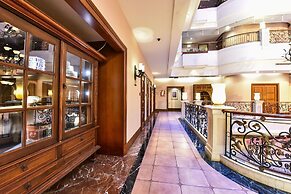 Wei-Yat Grand Hotel