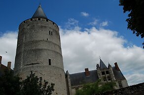 Hôtel Le Saint Louis Châteaudun