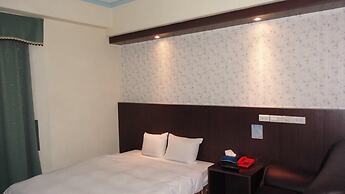 Modern Plaza Hotel