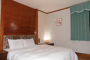 Modern Plaza Hotel