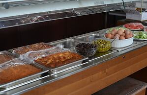 Elyssia Hotel