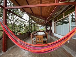 Biohostal Mindo Cloud Forest
