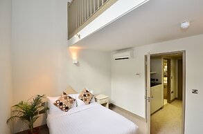 Arch hotel