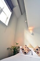 Arch hotel