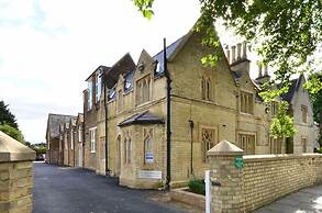 Arch hotel
