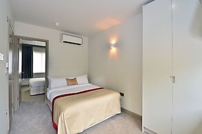 Arch hotel