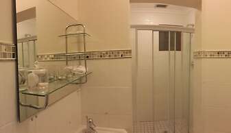 Riversong Guest House