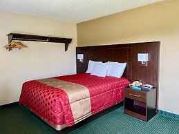 Colonial House Motor Inn
