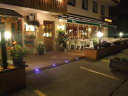 Hotel Mira