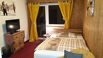 Hotel Mira