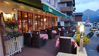 Hotel Mira
