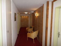 Hotel Mira