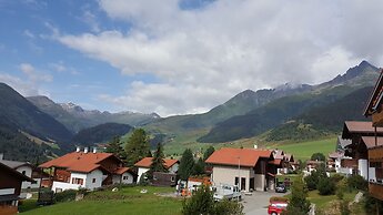 Hotel Mira