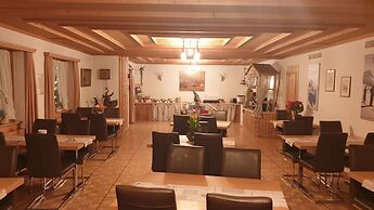Hotel Mira