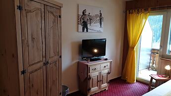 Hotel Mira