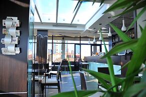 MonarC Hotel