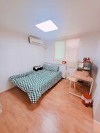 Naru Hostel